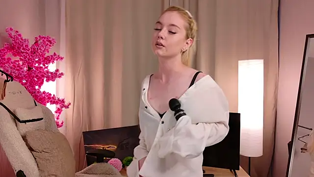 Flirty lee online show from 10.27.25