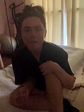 Snapshot of Mia_Winters chatting on 11.15.25 Mia Winters online show from 11.15.25