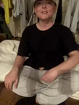 Snapshot of Mia_Winters chatting on 12.14.25 Mia Winters online show from 12.14.25