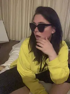 Mia Winters online show from 06.14.26