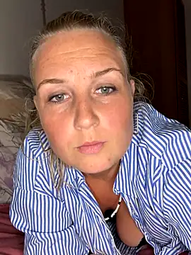 Snapshot of The_Real_Blondie chatting on 09.14.25 The Real Blondie online show from 09.14.25