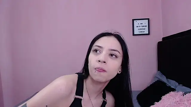 Snapshot of Sab_Brand chatting on 09.18.25 Sab Brand online show from 09.18.25