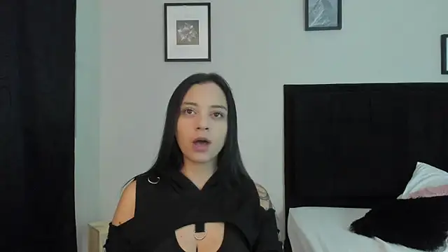 Snapshot of Sab_Brand chatting on 10.24.25 Sab Brand online show from 10.24.25