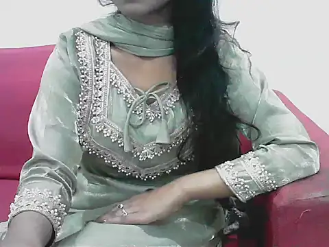 short girl  online show from 02.02.26