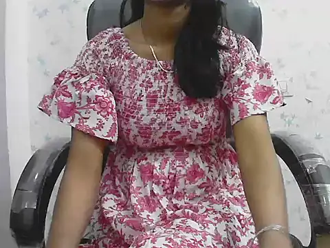 Snapshot of short_girl_ chatting on 03.27.26 short girl online show from 03.27.26