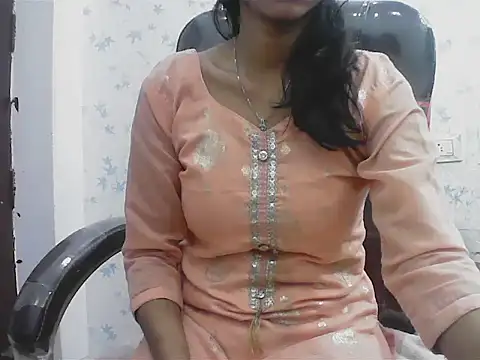 Snapshot of short_girl_ chatting on 03.30.26 short girl online show from 03.30.26