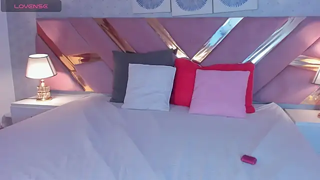 ChloeLaurentt online show from 11.13.25