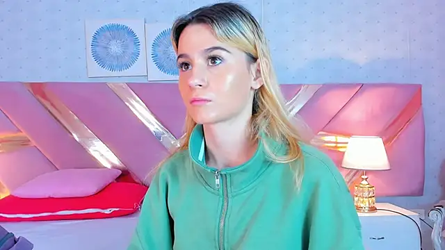 ChloeLaurentt online show from 12.04.25