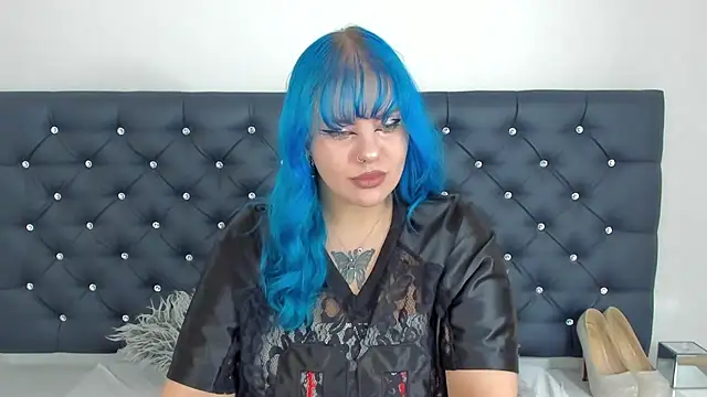 Snapshot of LunaWetPussy chatting on 01.08.26 LunaWetPussy online show from 01.08.26