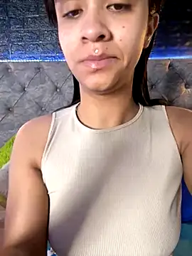 Snapshot of Isabella-Teen chatting on 09.25.25 Isabella-Teen online show from 09.25.25