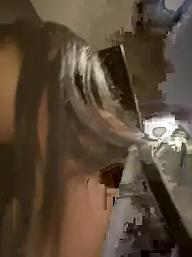 Snapshot of Isabella-Teen chatting on 09.29.25 Isabella-Teen online show from 09.29.25