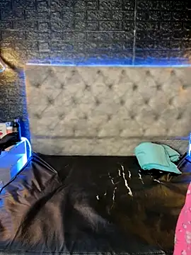 Snapshot of Isabella-Teen chatting on 10.05.25 Isabella-Teen online show from 10.05.25