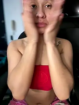 Snapshot of Isabella-Teen chatting on 10.14.25 Isabella-Teen online show from 10.14.25