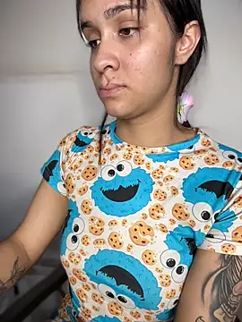 Snapshot of Isabella-Teen chatting on 12.04.25 Isabella-Teen online show from 12.04.25