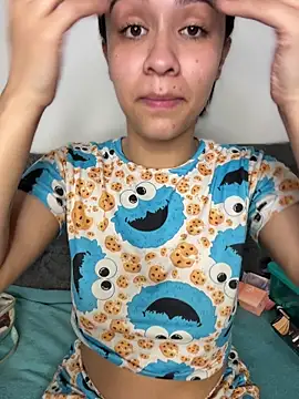 Snapshot of Isabella-Teen chatting on 12.14.25 Isabella-Teen online show from 12.14.25