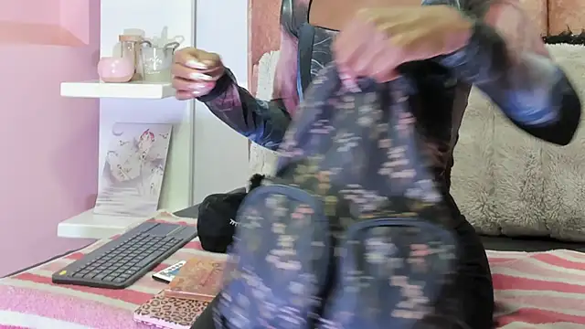 alix noa online show from 10.04.25