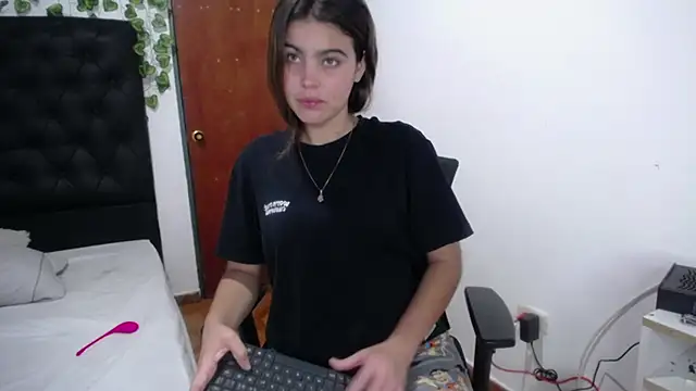 isabel 09 online show from 11.06.25