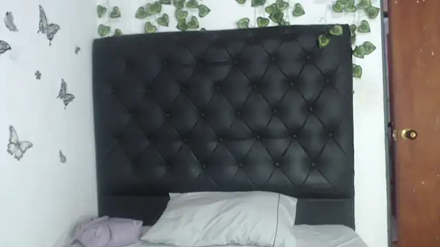 isabel 09 online show from 04.25.26