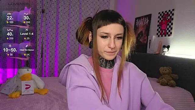 LilithPoison online show from 10.31.25