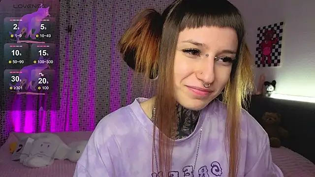 LilithPoison online show from 11.06.25