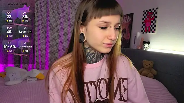 LilithPoison online show from 11.19.25