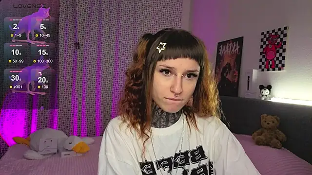 LilithPoison online show from 11.21.25