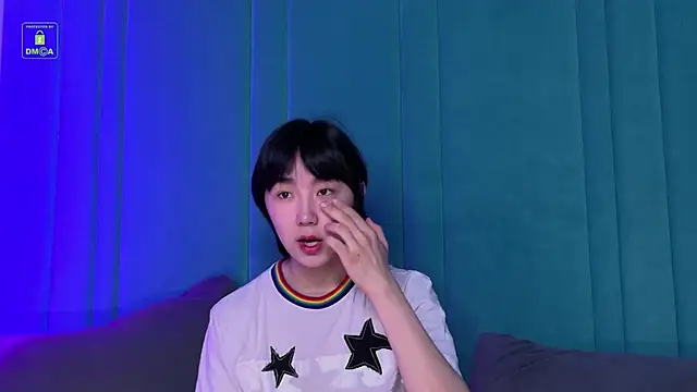 Snapshot of HeejinWang chatting on 05.05.26 HeejinWang online show from 05.05.26