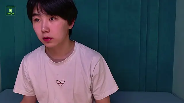 Snapshot of HeejinWang chatting on 06.05.26 HeejinWang online show from 06.05.26