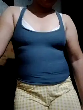 Snapshot of sweet_bella16 chatting on 10.08.25 sweet bella16 online show from 10.08.25