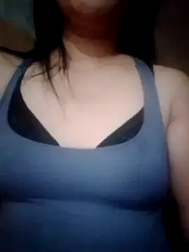 Snapshot of sweet_bella16 chatting on 10.12.25 sweet bella16 online show from 10.12.25