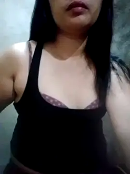 Snapshot of sweet_bella16 chatting on 10.13.25 sweet bella16 online show from 10.13.25