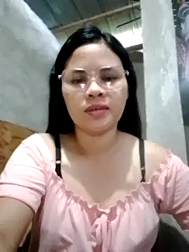 Snapshot of sweet_bella16 chatting on 10.16.25 sweet bella16 online show from 10.16.25