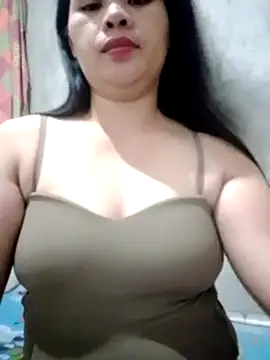 Snapshot of sweet_bella16 chatting on 10.26.25 sweet bella16 online show from 10.26.25