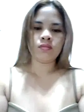 Snapshot of sweet_bella16 chatting on 11.21.25 sweet bella16 online show from 11.21.25