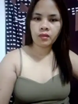 Snapshot of sweet_bella16 chatting on 11.30.25 sweet bella16 online show from 11.30.25