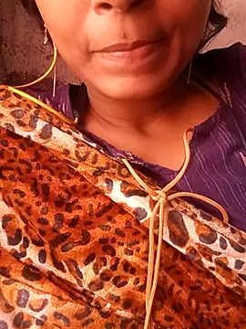 Snapshot of Miss_linaa chatting on 11.26.25 Miss linaa online show from 11.26.25