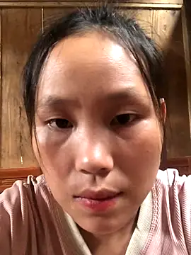 Snapshot of huong-18 chatting on 09.25.25 huong-18 online show from 09.25.25