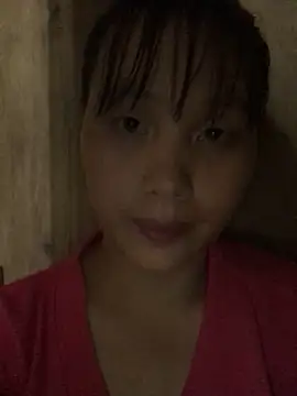 Snapshot of huong-18 chatting on 10.08.25 huong-18 online show from 10.08.25