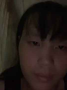 Snapshot of huong-18 chatting on 10.16.25 huong-18 online show from 10.16.25