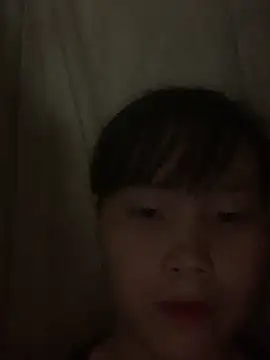 Snapshot of huong-18 chatting on 10.20.25 huong-18 online show from 10.20.25