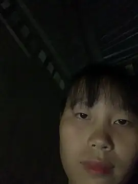 Snapshot of huong-18 chatting on 10.28.25 huong-18 online show from 10.28.25