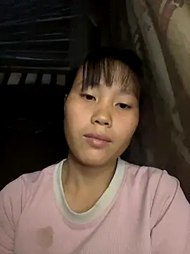 Snapshot of huong-18 chatting on 10.30.25 huong-18 online show from 10.30.25