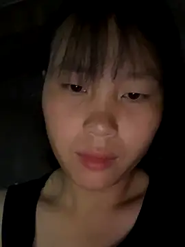 Snapshot of huong-18 chatting on 11.08.25 huong-18 online show from 11.08.25