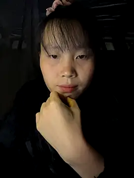 Snapshot of huong-18 chatting on 11.19.25 huong-18 online show from 11.19.25