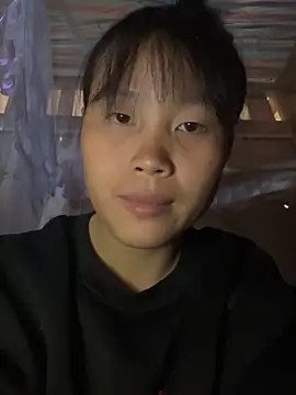 Snapshot of huong-18 chatting on 11.25.25 huong-18 online show from 11.25.25