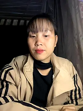 Snapshot of huong-18 chatting on 11.28.25 huong-18 online show from 11.28.25