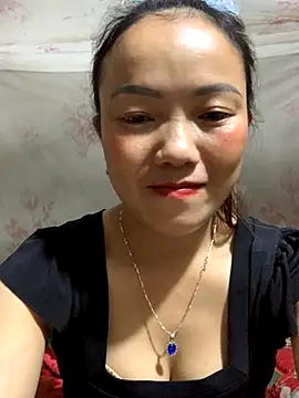 Snapshot of _losrt_cherry_ chatting on 10.05.25  losrt cherry  online show from 10.05.25