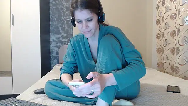 Snapshot of AdeleInfinity chatting on 10.07.25 AdeleInfinity online show from 10.07.25