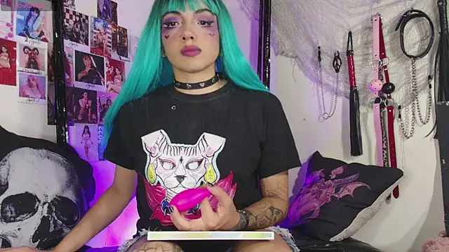 agathaaiko6 online show from 09.25.25