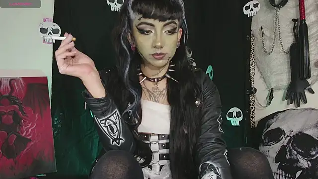 agathaaiko6 online show from 10.24.25